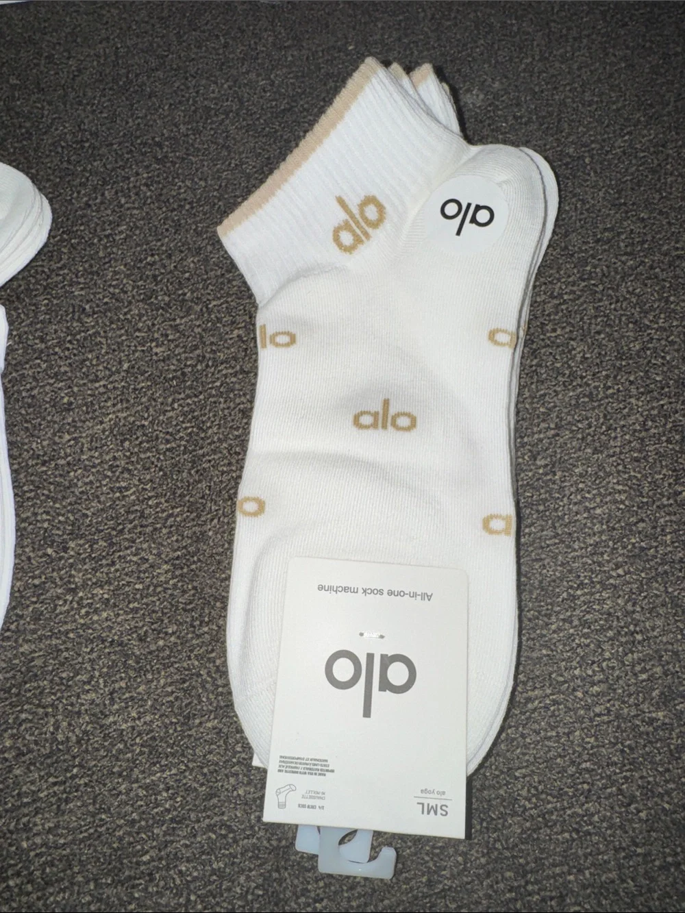 ALO Yoga NWT Women’s Ankle Socks - White and Light Yellow - Pack (5-pairs)